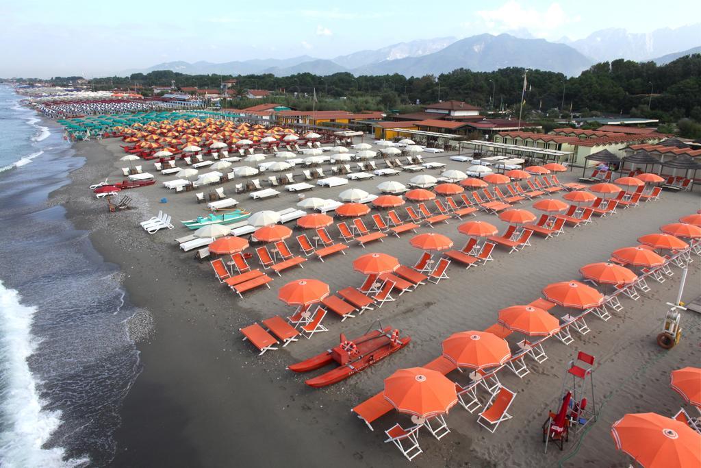 Hotel La Bussola Марина-ди-Масса Экстерьер фото
