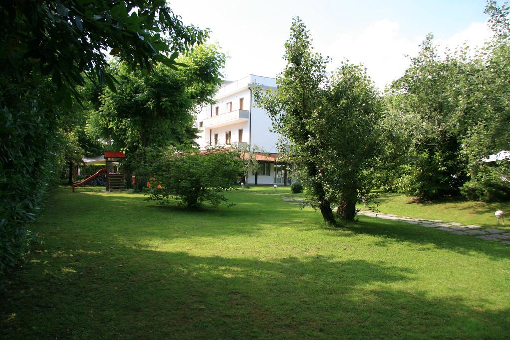 Hotel La Bussola Марина-ди-Масса Экстерьер фото