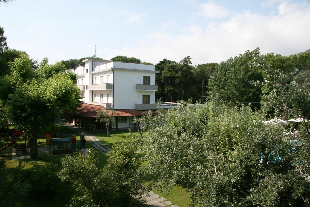 Hotel La Bussola Марина-ди-Масса Экстерьер фото