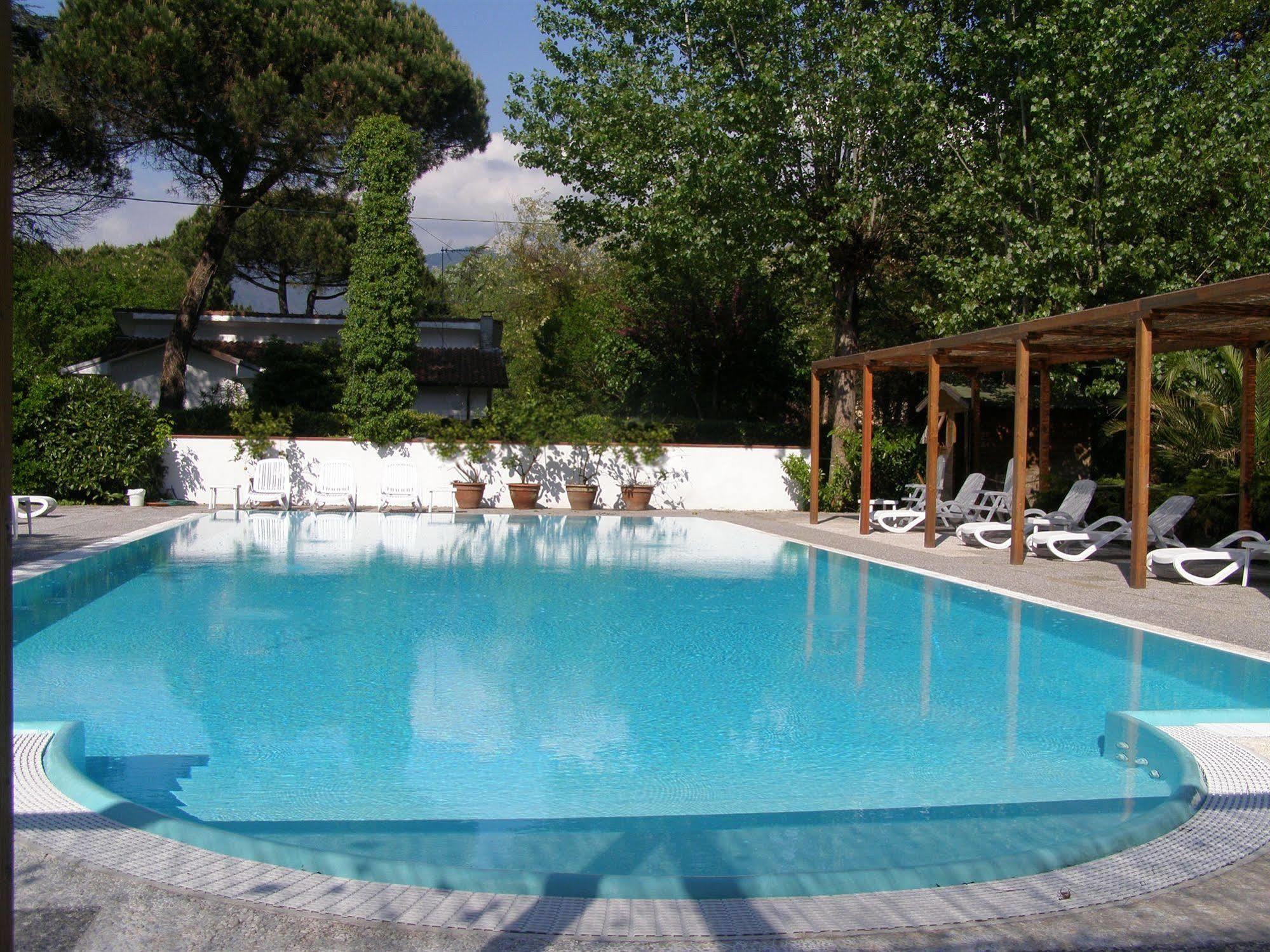 Hotel La Bussola Марина-ди-Масса Экстерьер фото