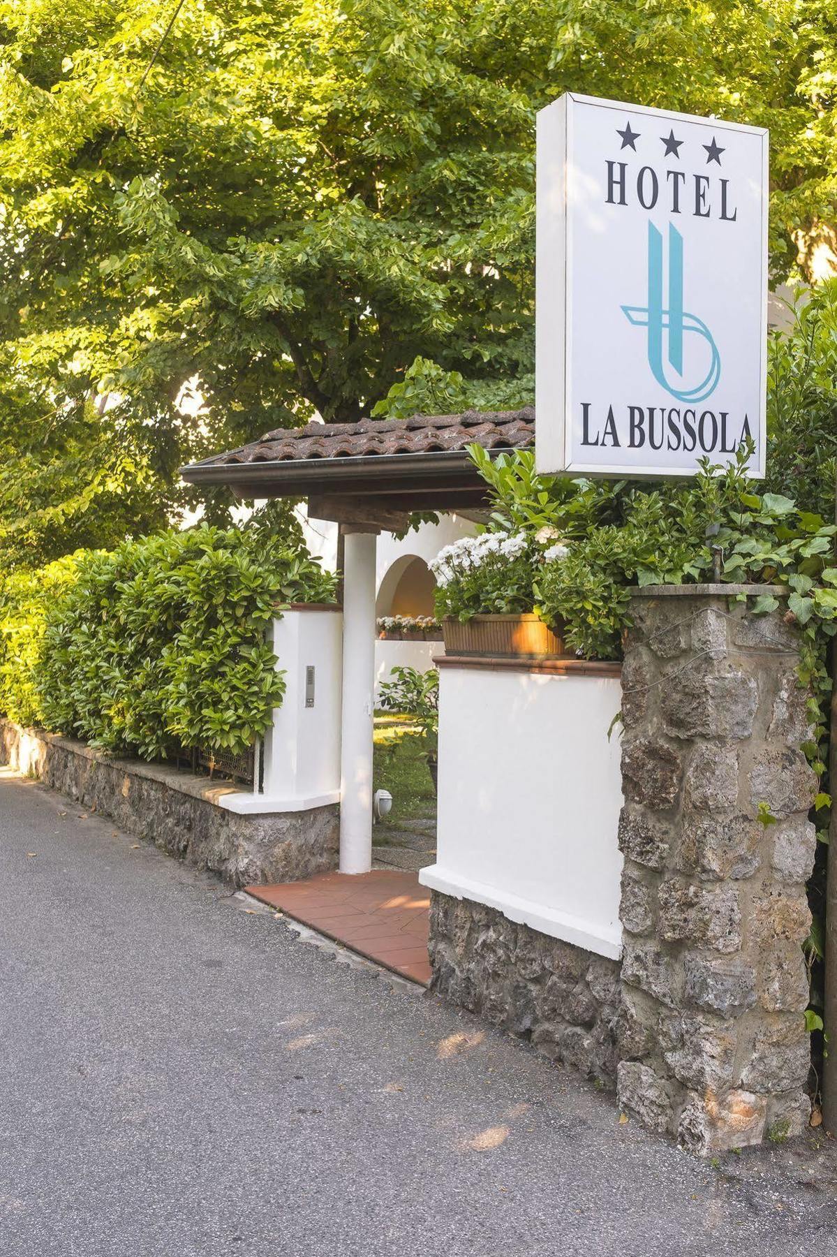 Hotel La Bussola Марина-ди-Масса Экстерьер фото